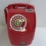 赤色の公衆電話